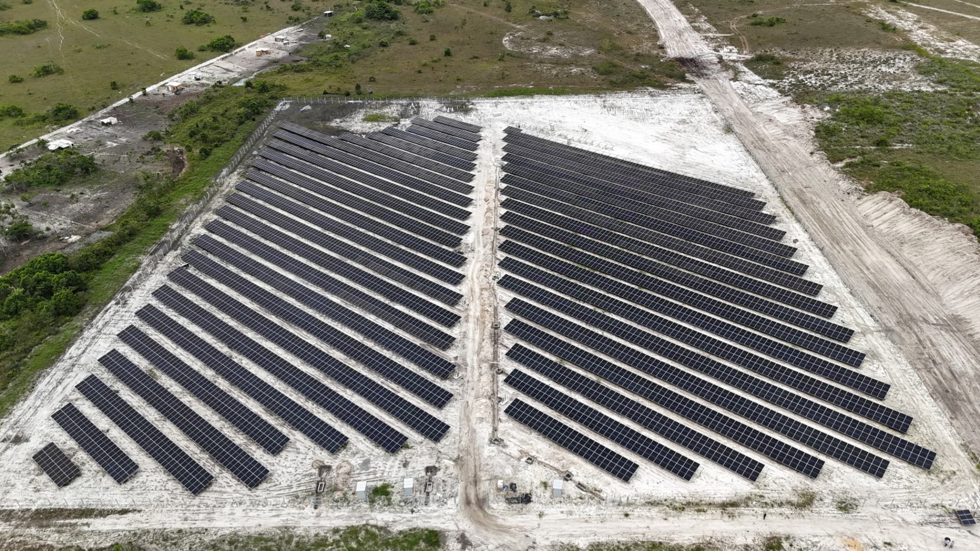 Usina solar do ecossistema Quartavia vista do alto